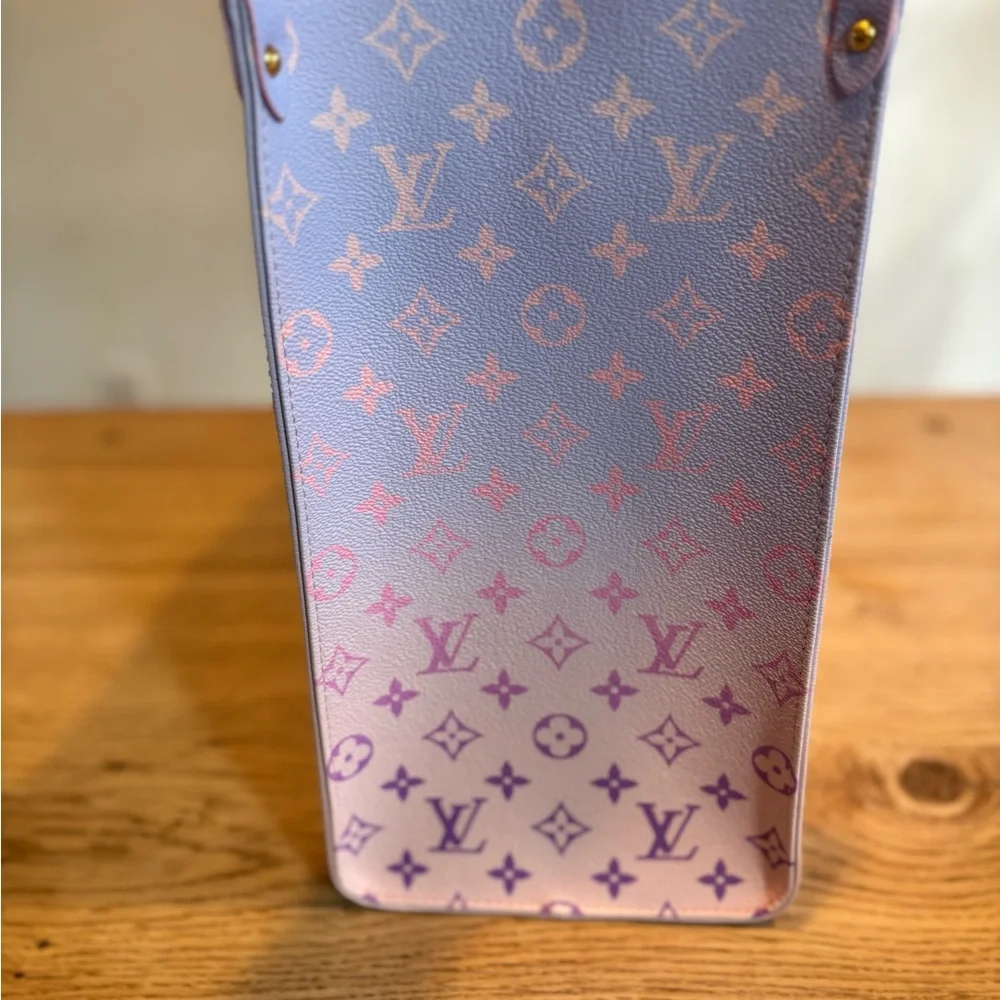 Louis Vuitton OnTheGo GM Sunrise Pastel - Picture 3 of 14